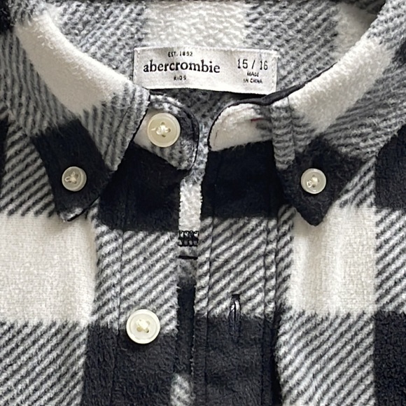 Abercrombie & Fitch Fleece Black & White Buffalo Plaid Button Down Oxford- 15/16 - Picture 3 of 6